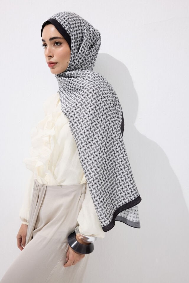 Lattice Black